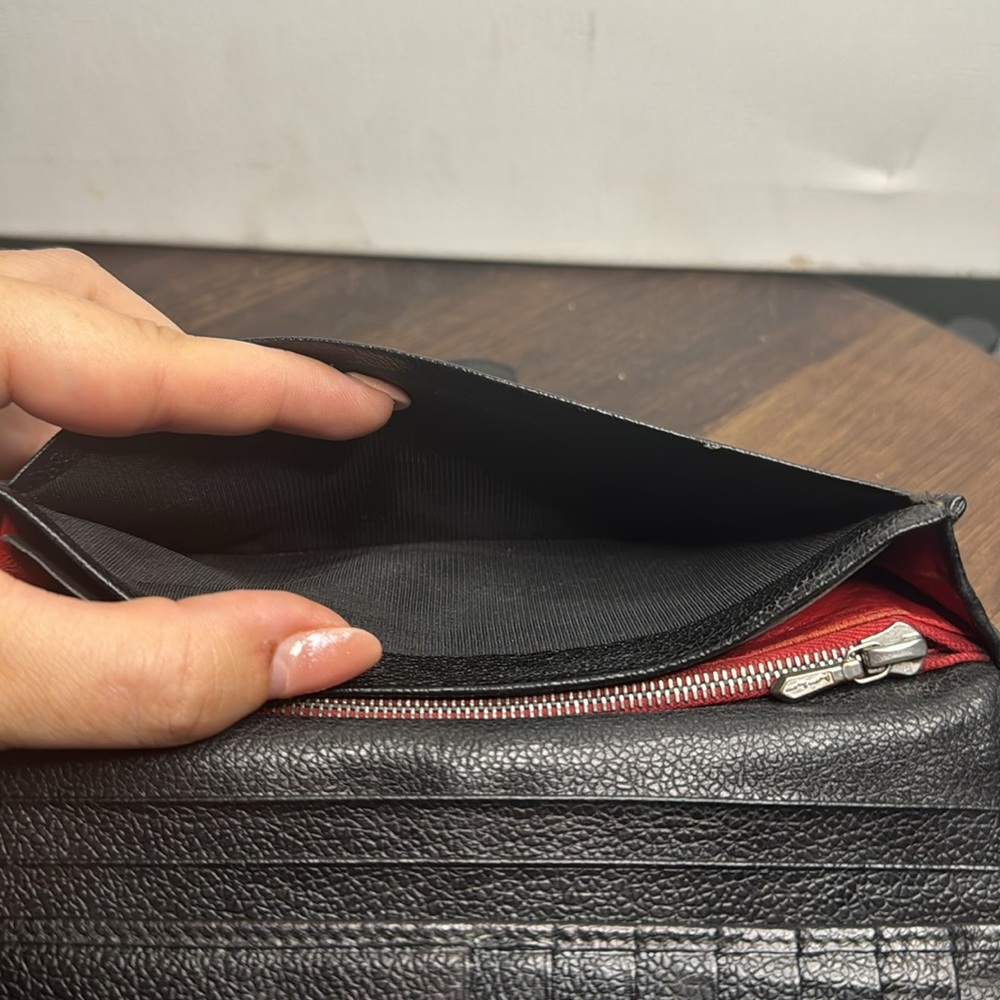 Authentic Bulgari Wallet - Picture 6 of 13